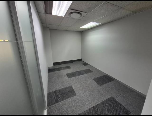 282M² OFFICE TO LET IN SUNNINGHILL